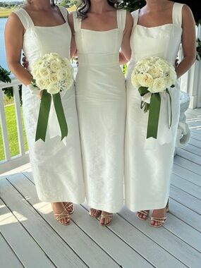 Lula Kate: Elegant White Square-Neck Satin Midi Dress